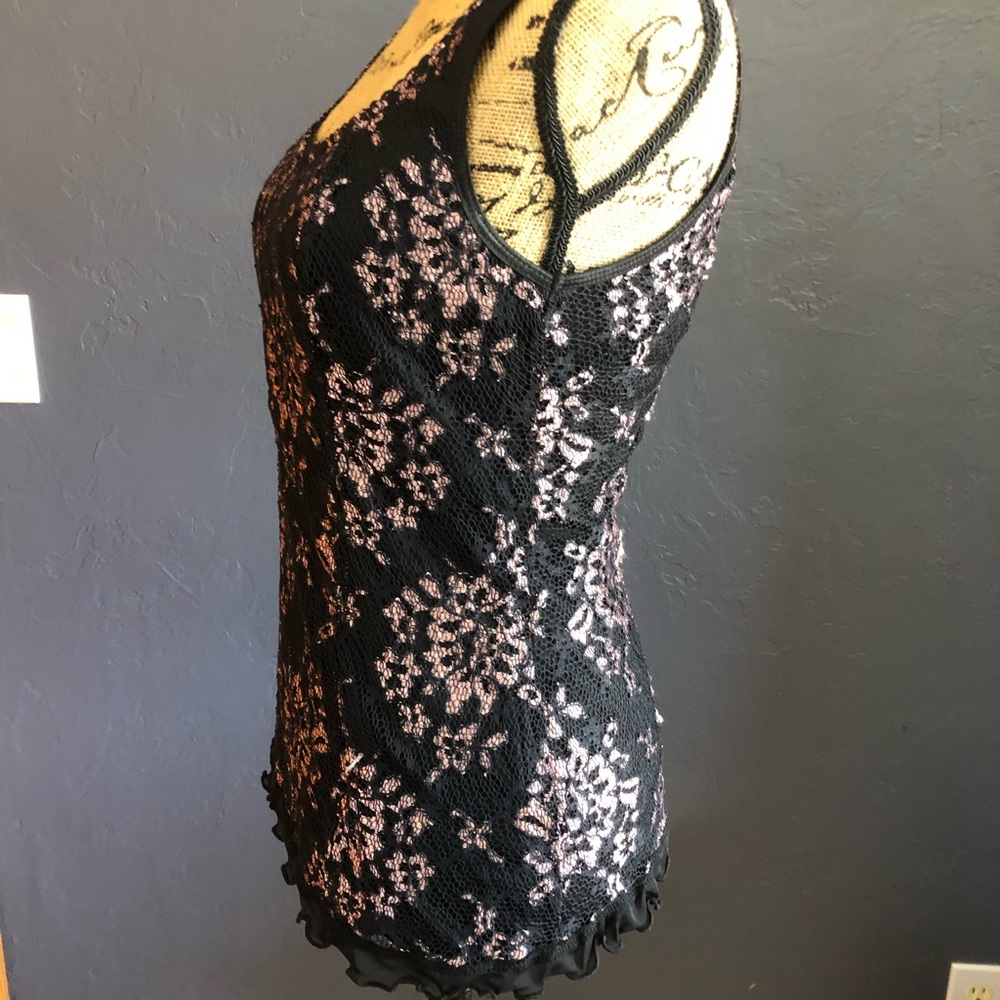 Sz. S Double layer tank with ruffled bottom